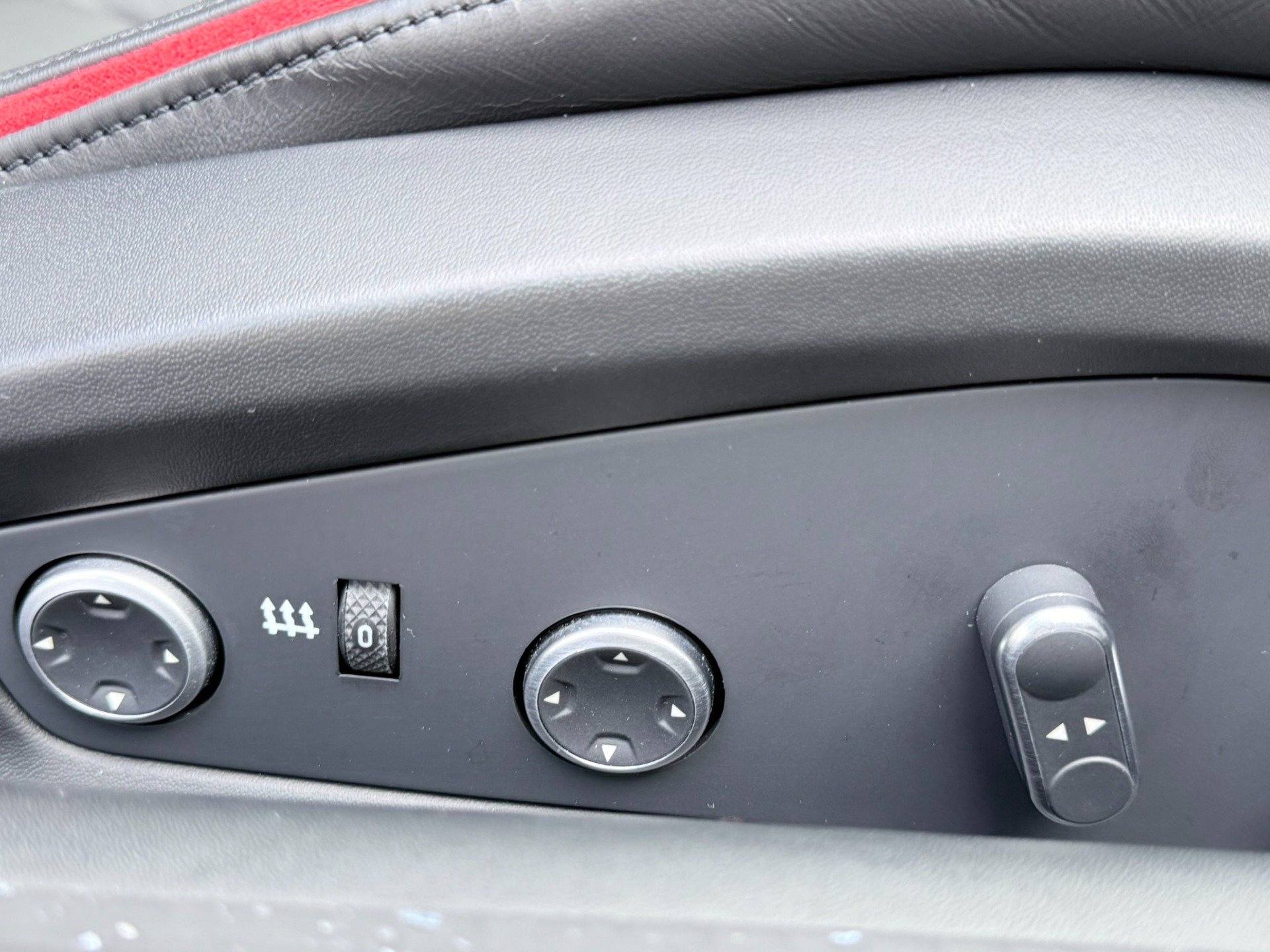 Used 2012 Ferrari FF AWD/4WD image 38