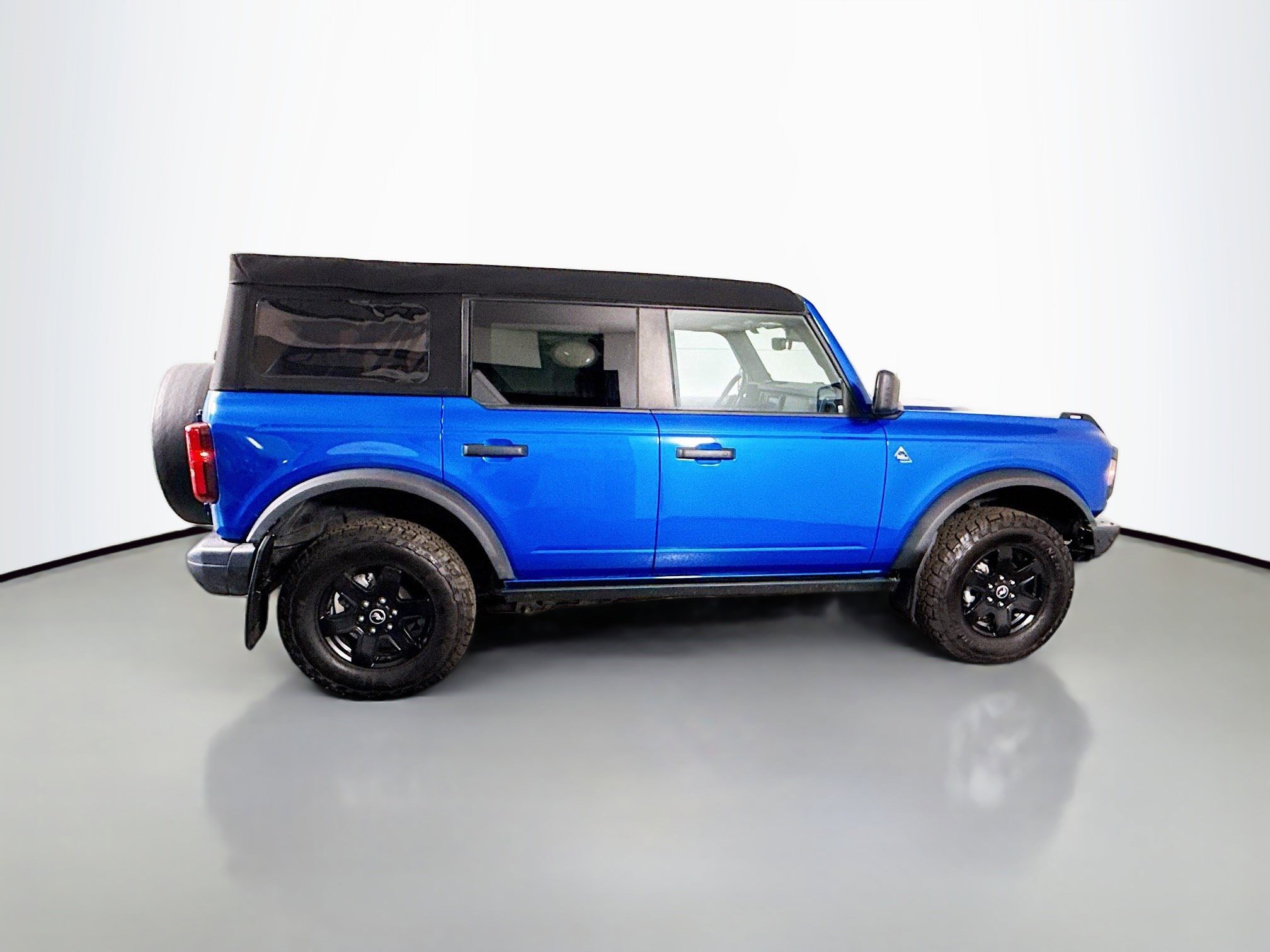 Used 2023 Ford Bronco Black Diamond image 11