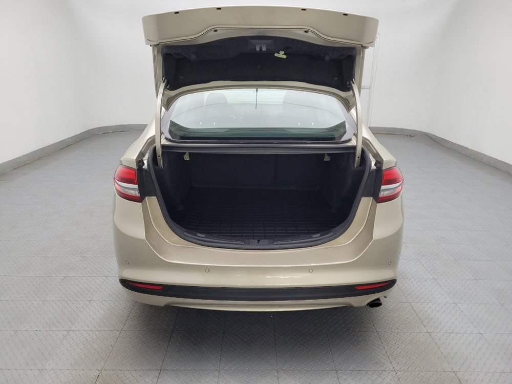 Used 2018 Ford Fusion SE w/ Equipment Group 201A FWD image 29