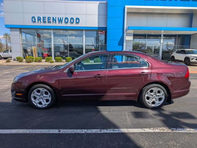 Used 2011 Ford Fusion SE image 2