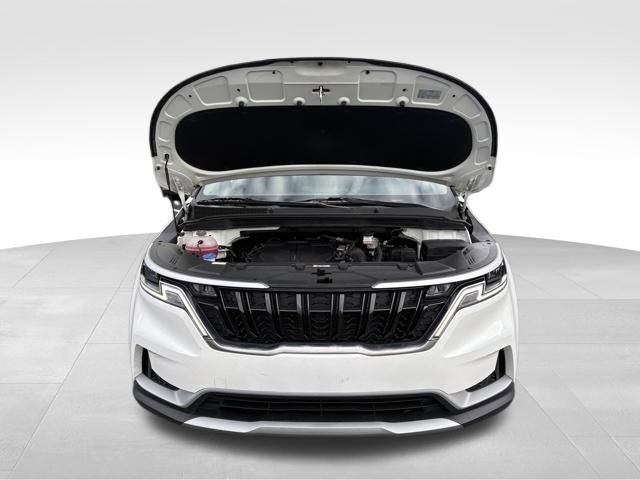 Certified 2023 Kia Carnival LX image 32