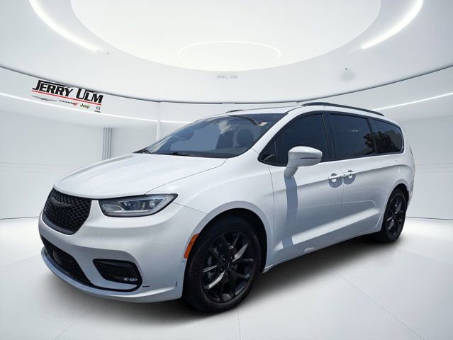 Used 2022 Chrysler Pacifica Limited w/ Uconnect Theater Family Group FWD image 7