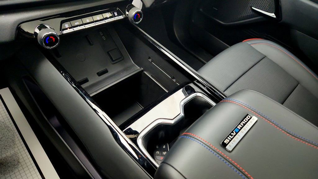 Used 2024 Chevrolet Silverado EV RST image 17