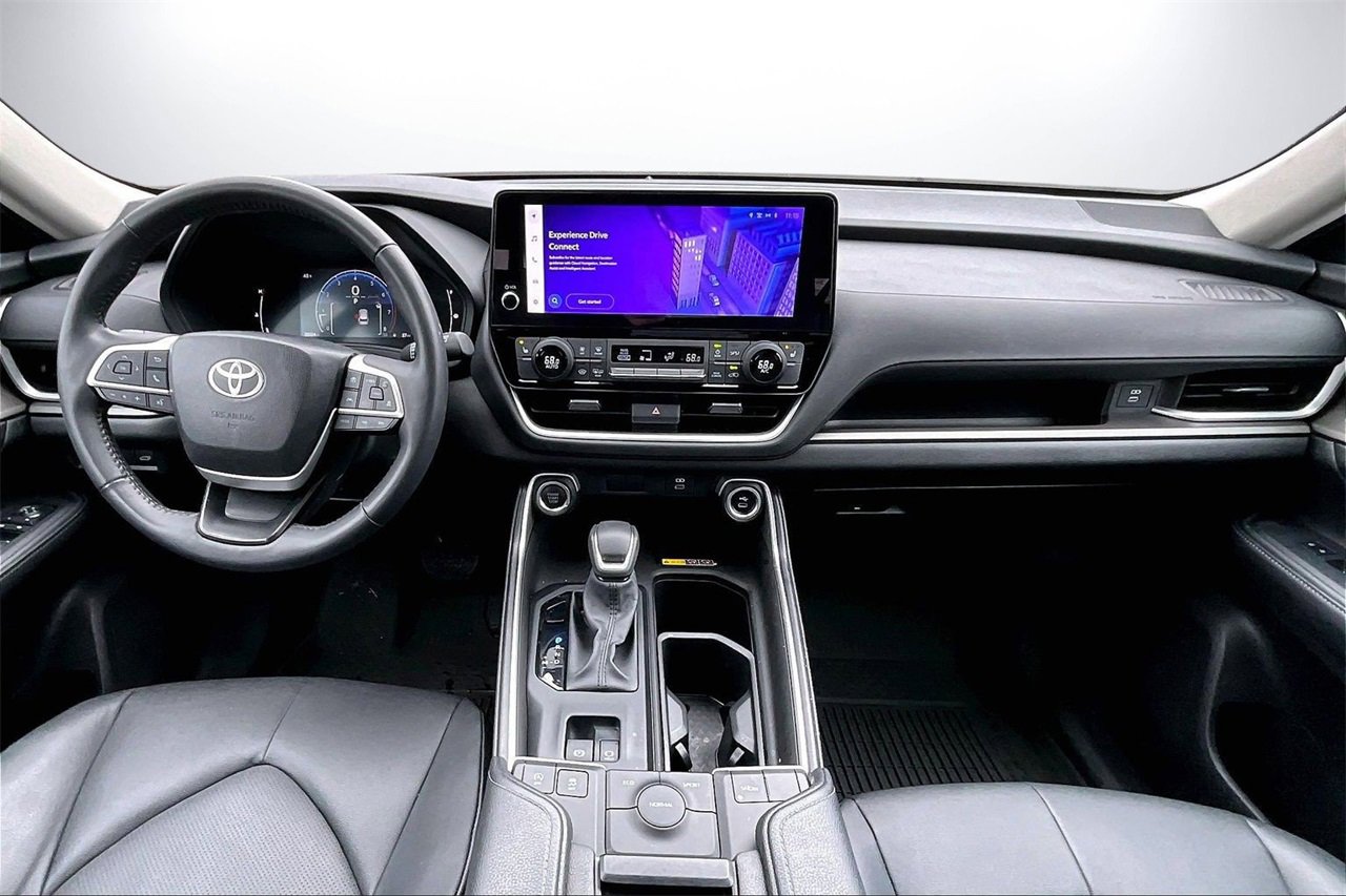 Used 2024 Toyota Grand Highlander Limited image 13