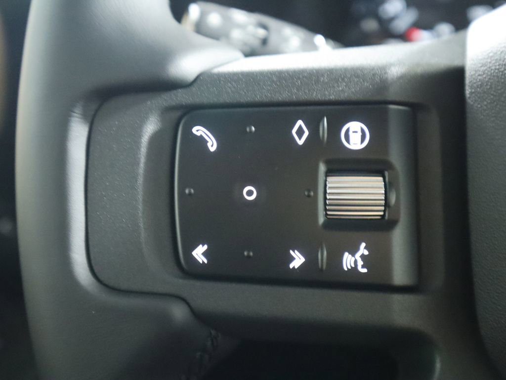 New 2026 Land Rover Defender 110 X-Dynamic SE image 12