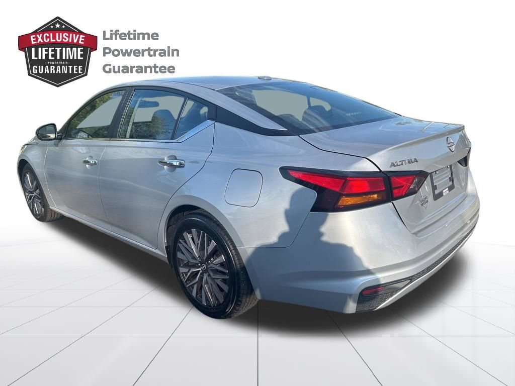 Certified 2023 Nissan Altima 2.5 SV image 3