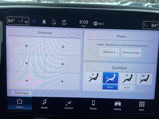 Used 2022 Chrysler Pacifica Touring-L image 4