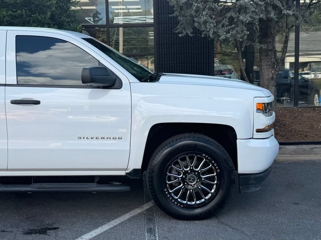 Used 2019 Chevrolet Silverado 1500 Custom w/ Custom Convenience Package AWD/4WD image 23