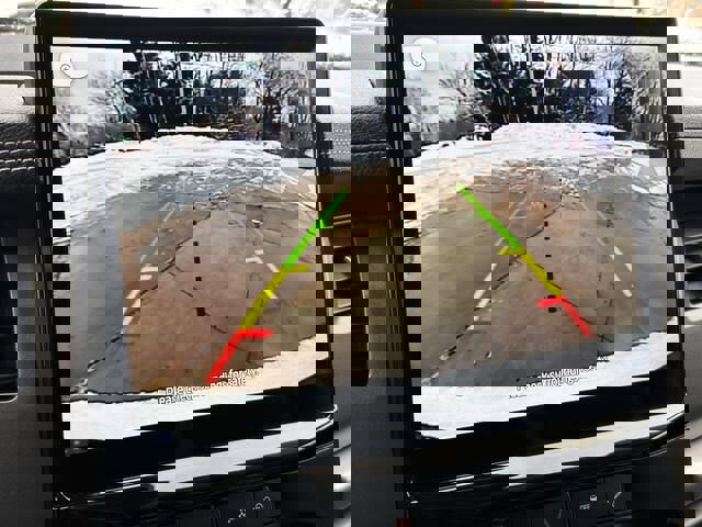 Used 2024 Ford Expedition XLT image 23