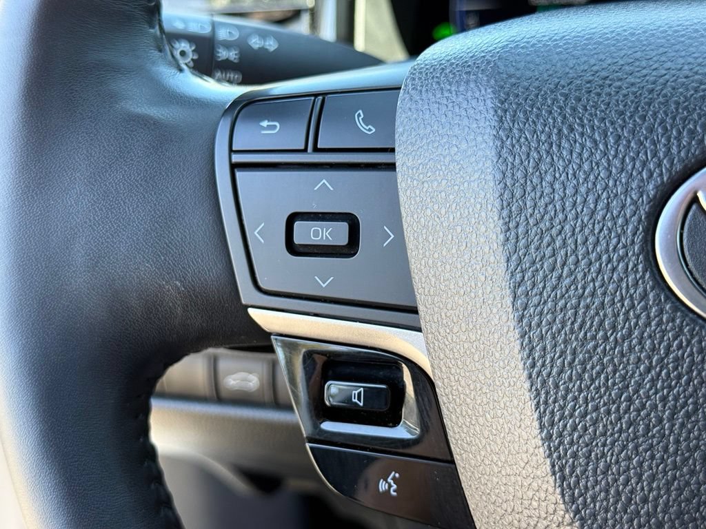 Used 2025 Toyota Camry XSE FWD image 15