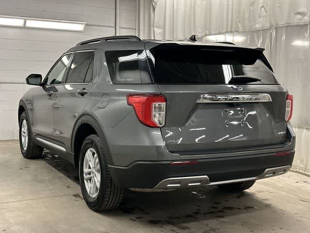Used 2024 Ford Explorer XLT w/ Equipment Group 202A AWD/4WD image 32
