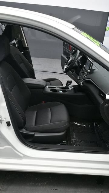 Used 2020 Nissan Altima 2.5 S FWD image 17