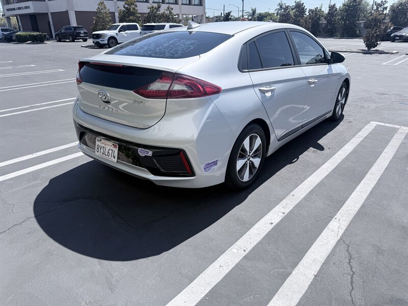 Used 2019 Hyundai Ioniq Plug-In Hybrid FWD image 10