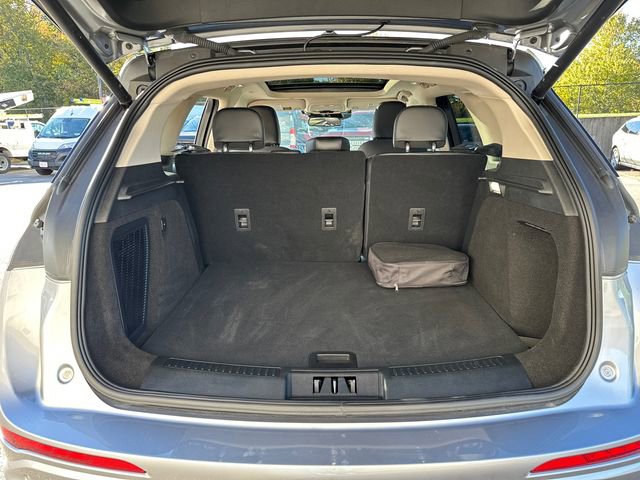 Used 2024 Lincoln Corsair Grand Touring w/ Towing Package image 13