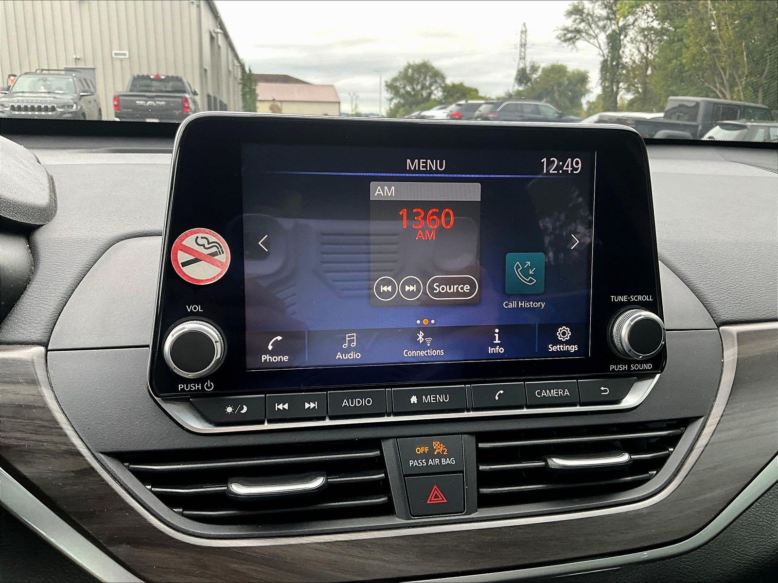 Used 2025 Nissan Altima 2.5 SV FWD image 15