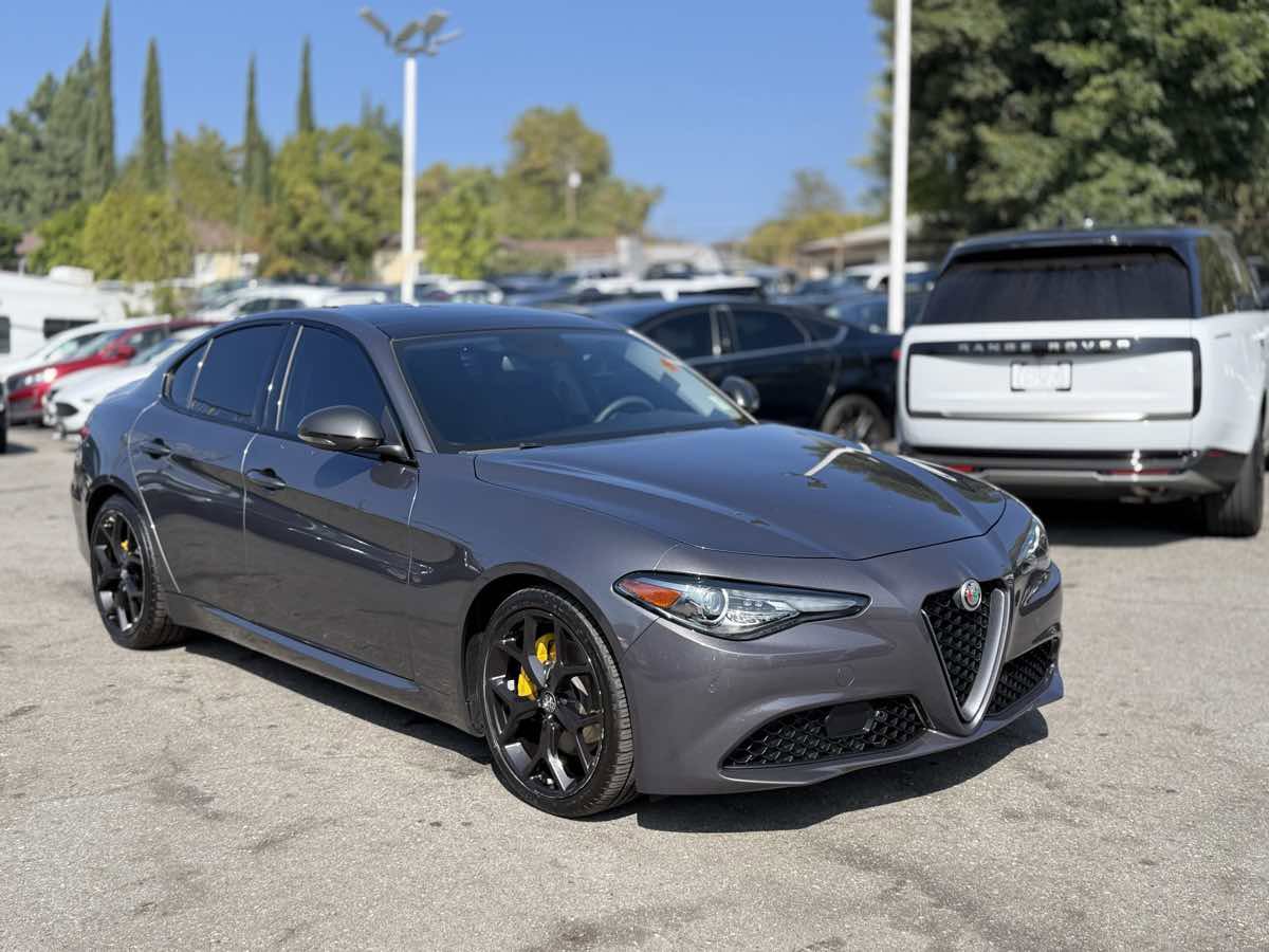 Used 2019 Alfa Romeo Giulia w/ Nero Edizione