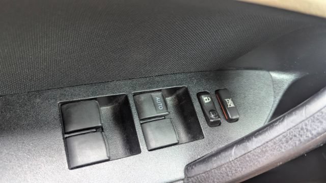 Used 2014 Toyota Corolla LE FWD image 30