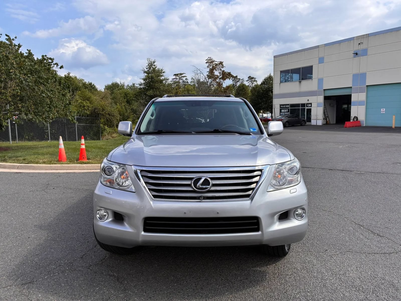 Used 2011 Lexus LX 570 4WD w/ Luxury Pkg image 12