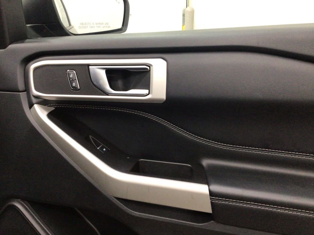 Used 2022 Ford Explorer XLT w/ Equipment Group 202A image 38