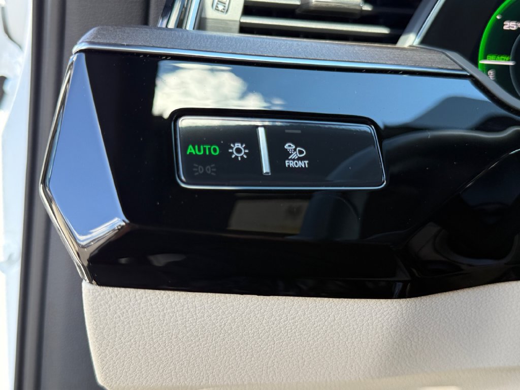 Used 2024 Audi Q8 e-tron Prestige w/ Prestige Package AWD/4WD image 21