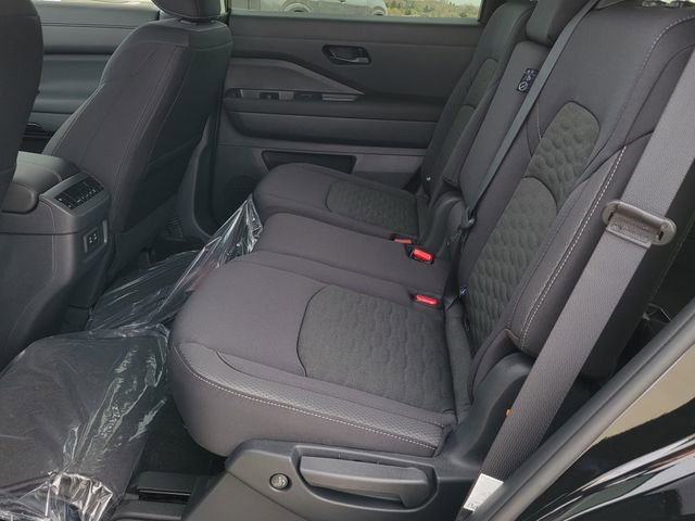 New 2026 Nissan Pathfinder SV image 6