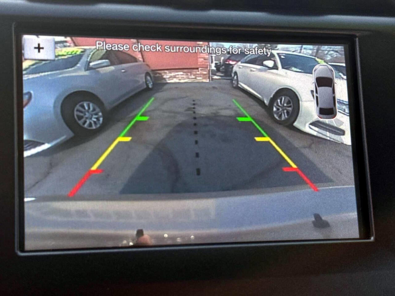 Used 2017 Ford Fusion SE w/ Fusion SE Technology Package image 16