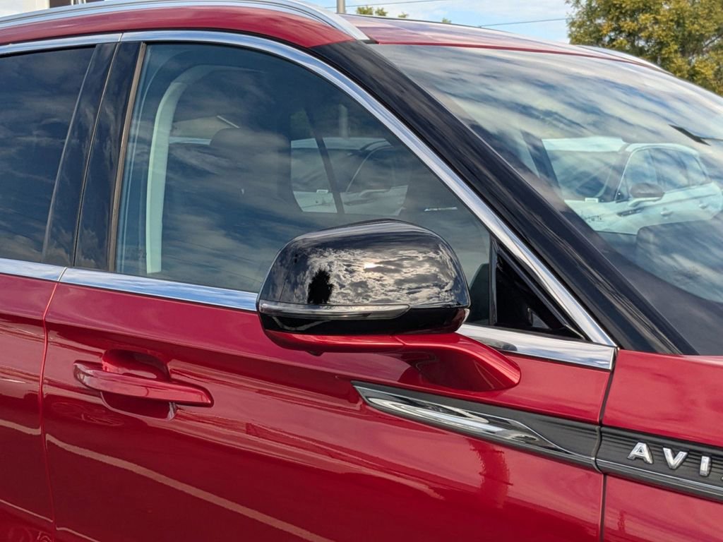 New 2025 Lincoln Aviator Reserve w/ Luxury Package image 12