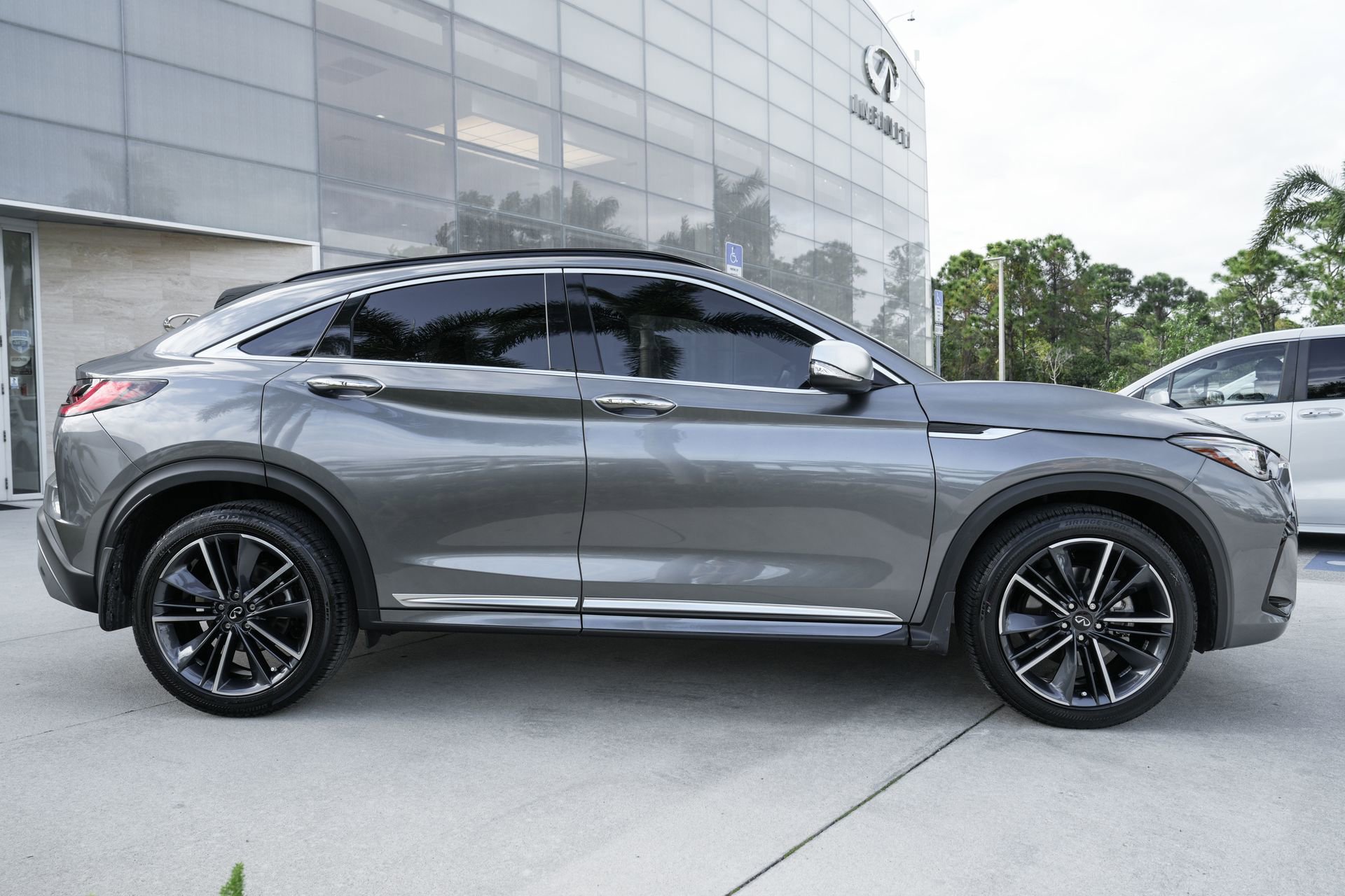 Used 2025 INFINITI QX55 Luxe w/ Accent Package image 22