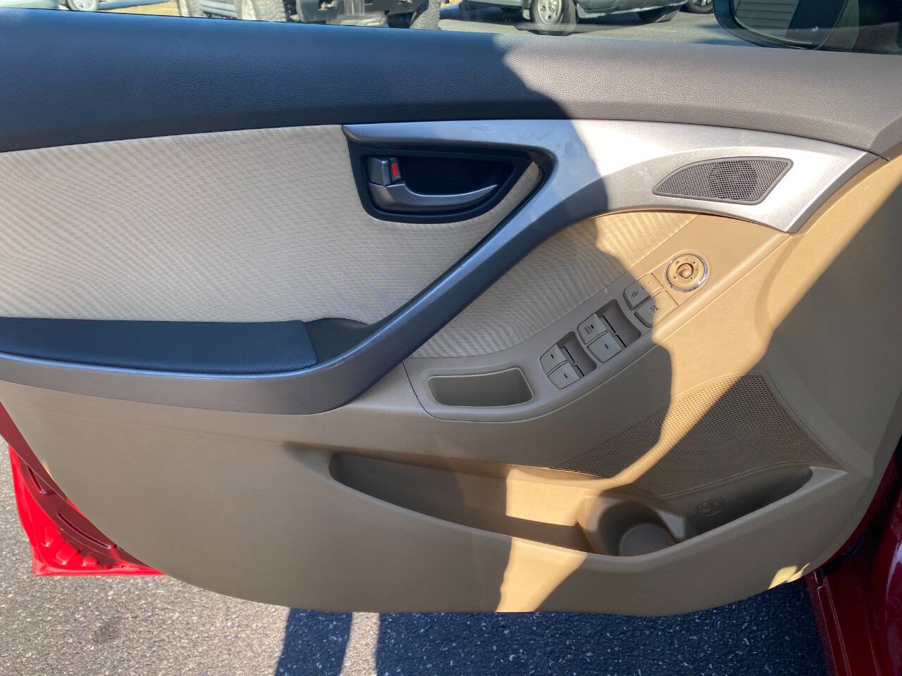 Used 2013 Hyundai Elantra GLS w/ Preferred Pkg image 12