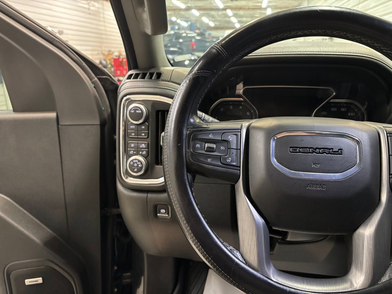 Used 2020 GMC Sierra 3500 Denali w/ Denali Ultimate Package image 12