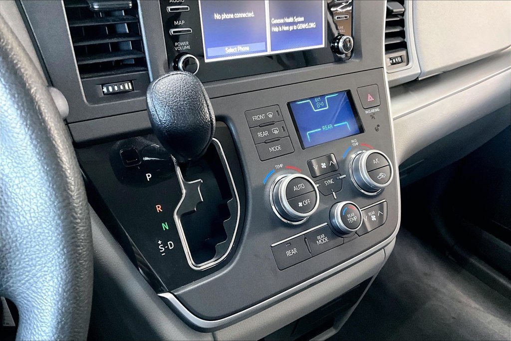 Used 2020 Toyota Sienna L FWD image 15
