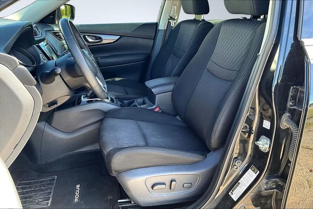 Used 2020 Nissan Rogue SV image 22