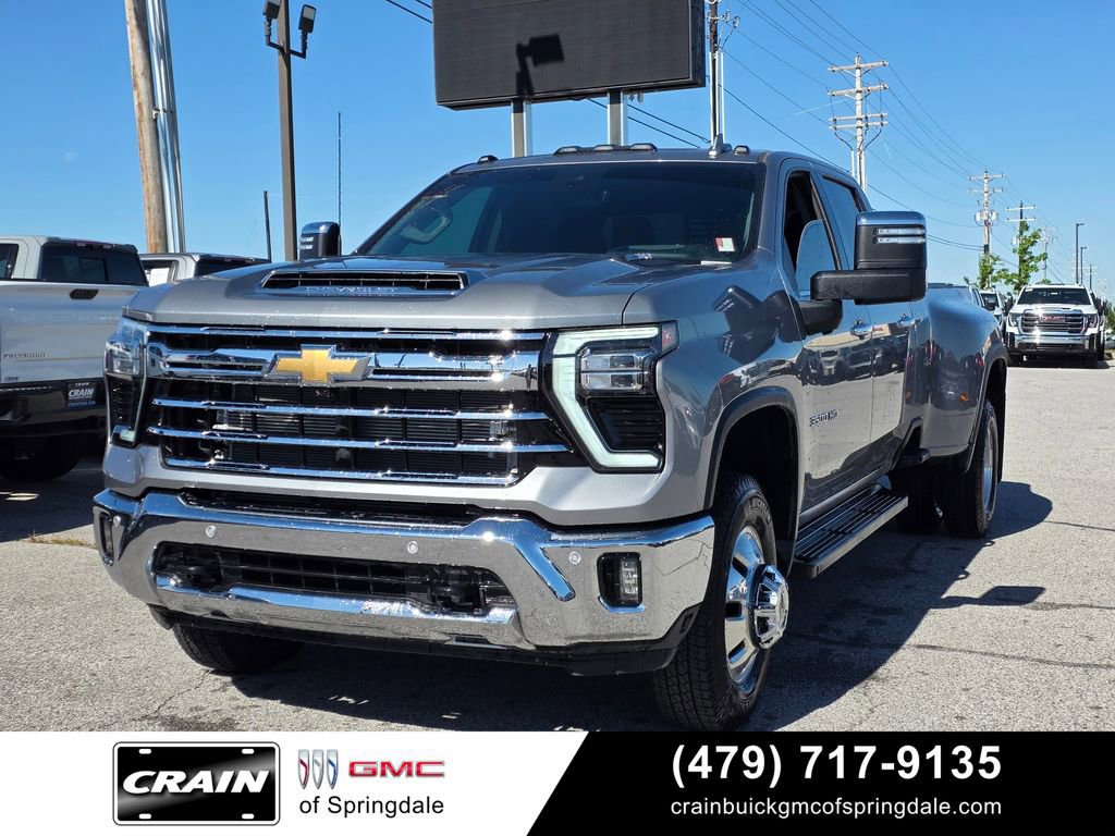 Used 2025 Chevrolet Silverado 3500 LTZ w/ LTZ Plus Package AWD/4WD image 3