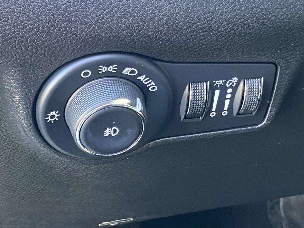 Used 2024 Jeep Compass Latitude AWD/4WD image 20