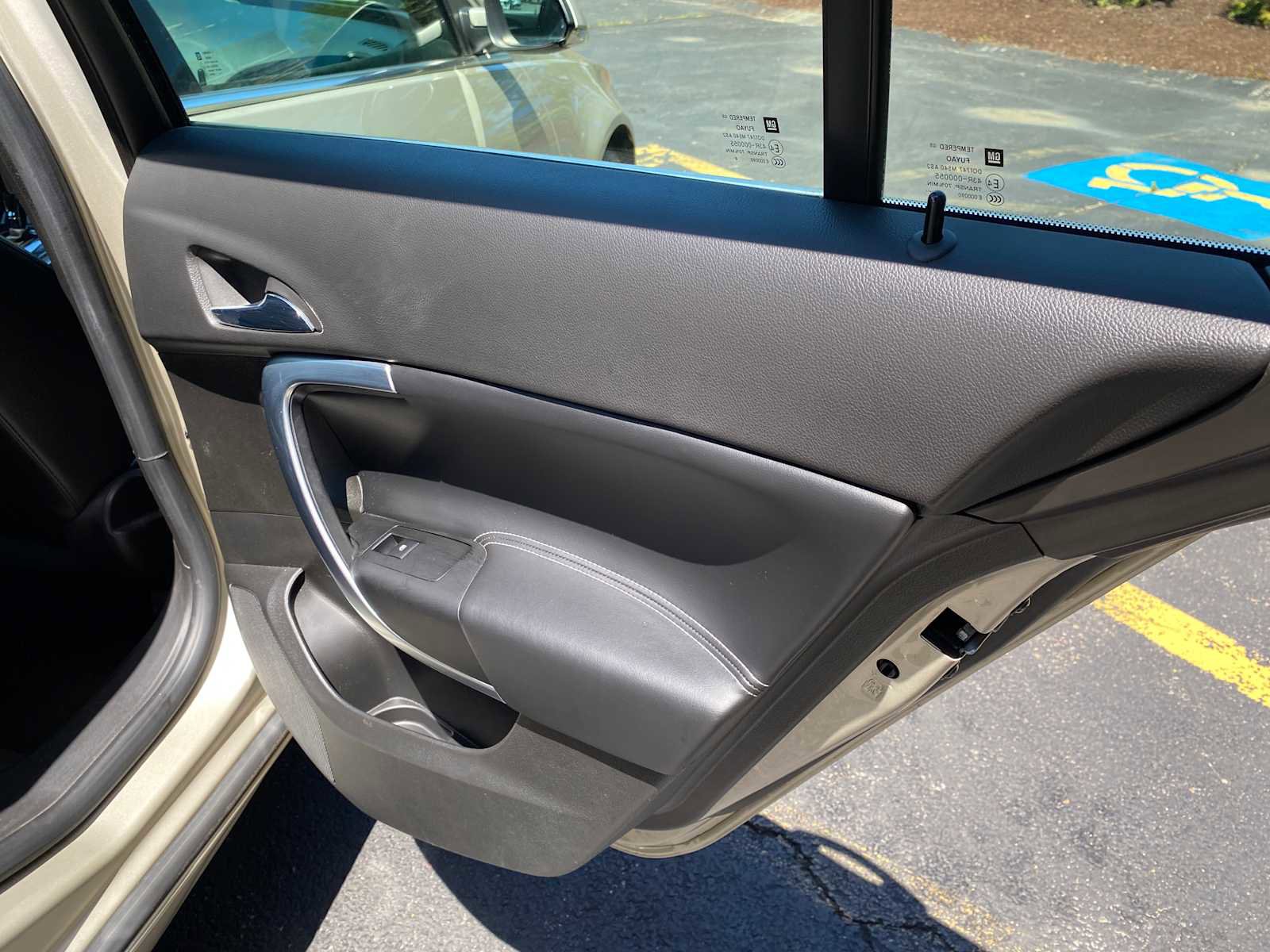 Used 2015 Buick Regal FWD image 34