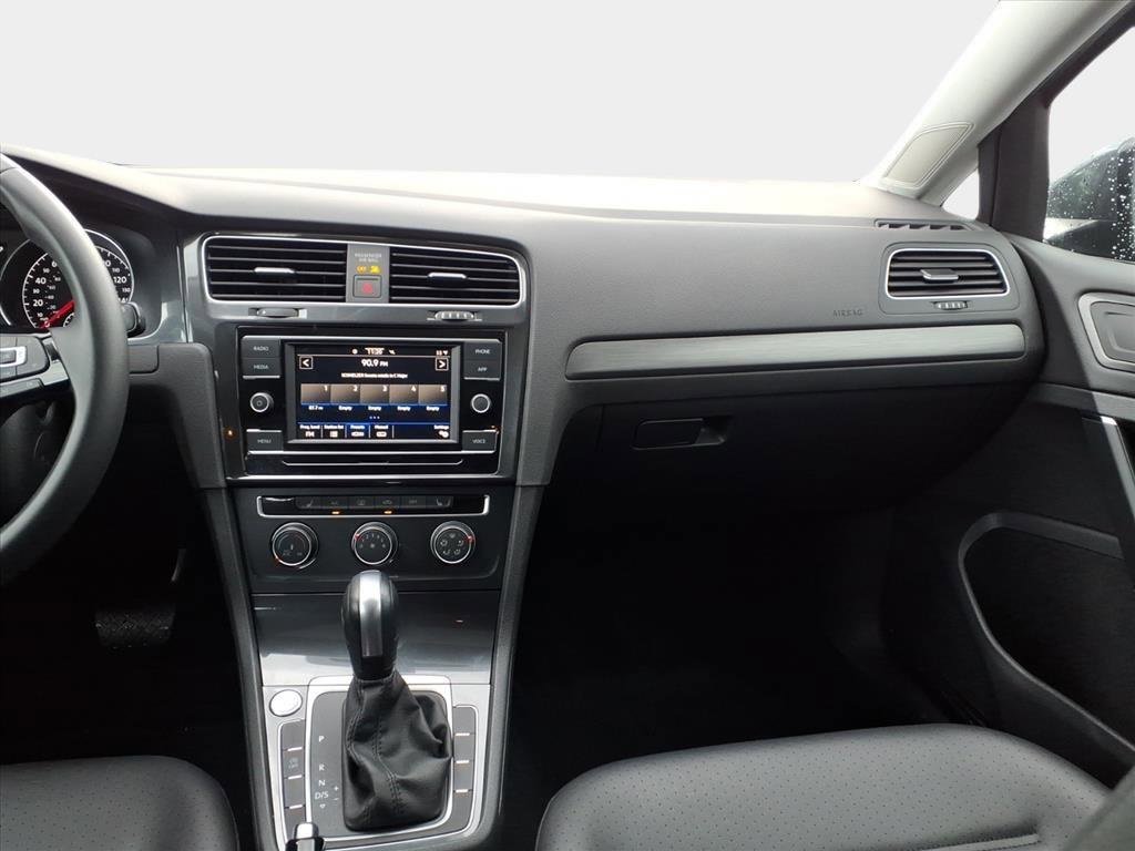 Used 2020 Volkswagen Golf 4-Door image 14