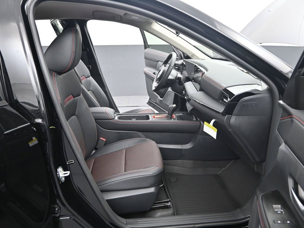 Certified 2026 Nissan Kicks SR w/ Cold Weather Package FWD image 18