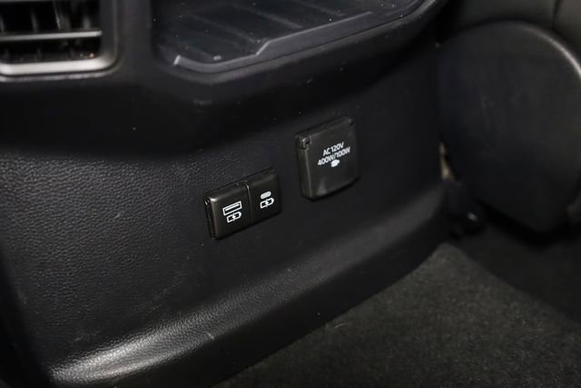 Used 2025 Toyota Tundra Limited image 31