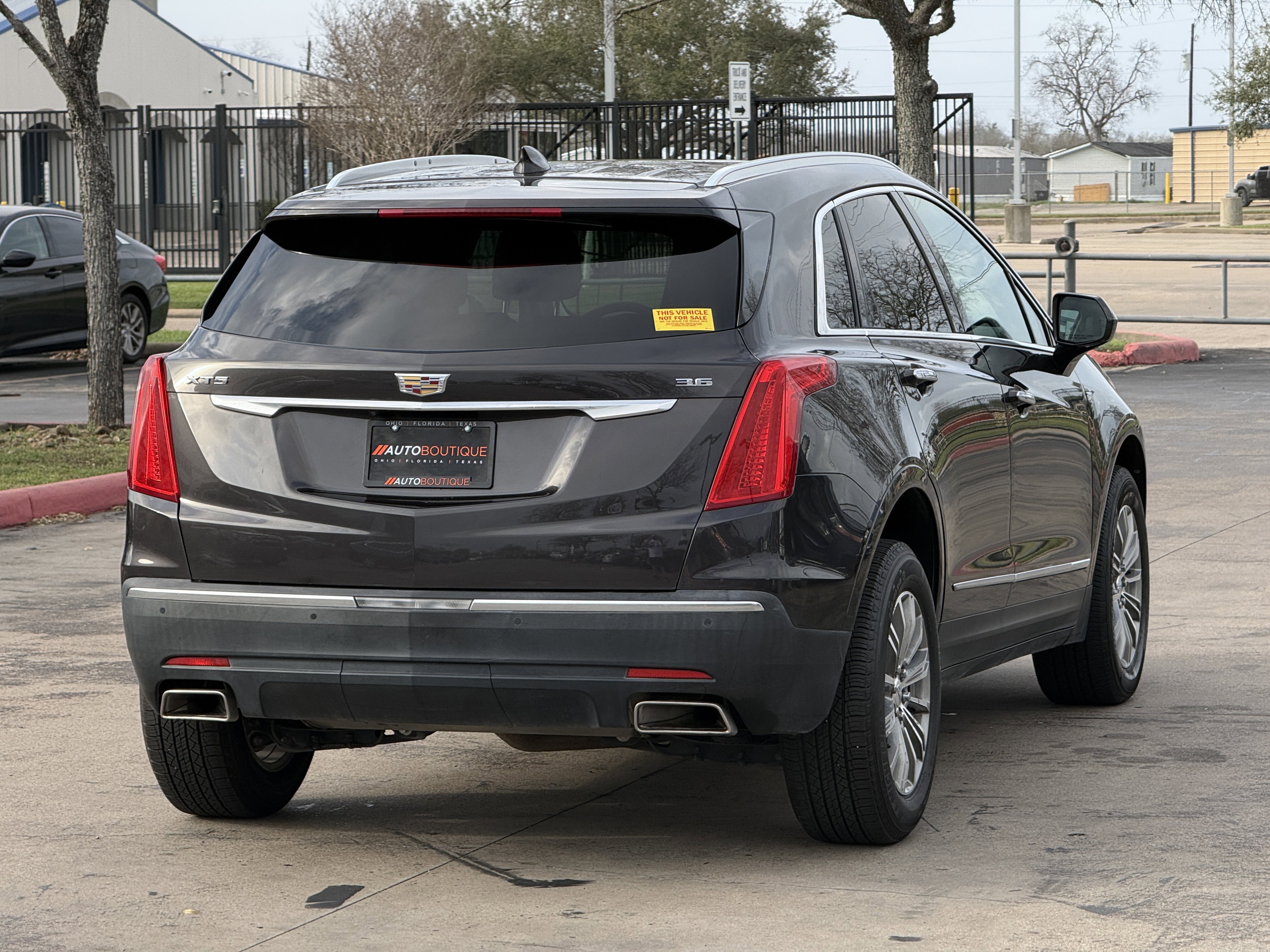 Used 2017 Cadillac XT5 Luxury w/ Driver Awareness Package FWD image 11