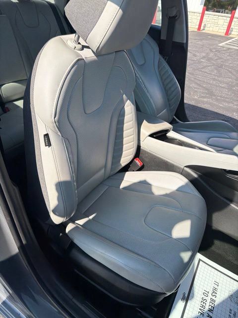 Used 2025 Hyundai Elantra Limited FWD image 26