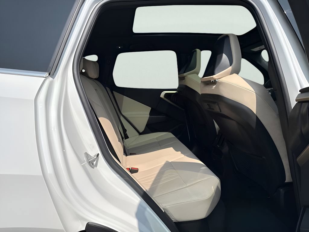 Used 2025 BMW X3 xDrive30i w/ Convenience Package image 12