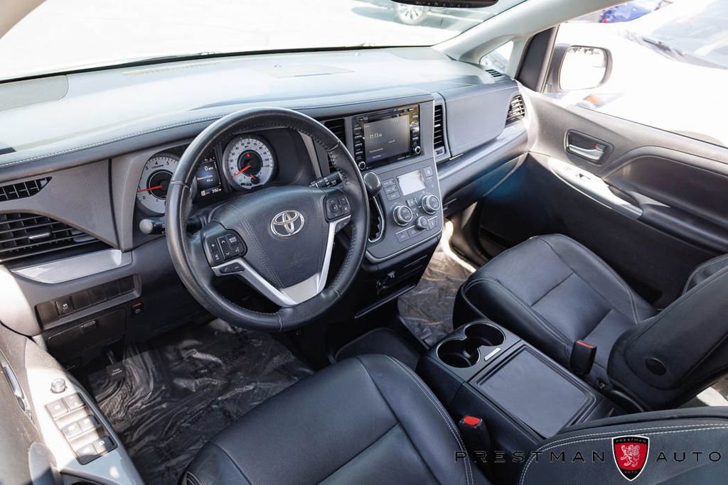 Used 2020 Toyota Sienna SE FWD image 20