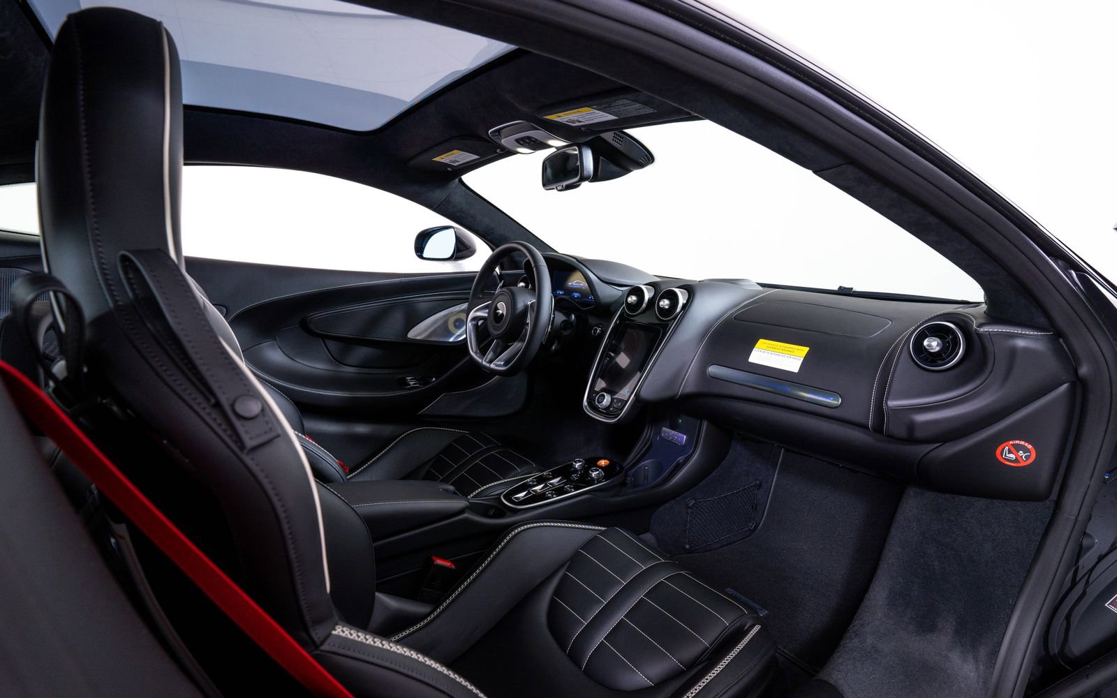 New 2026 McLaren GTS RWD image 21