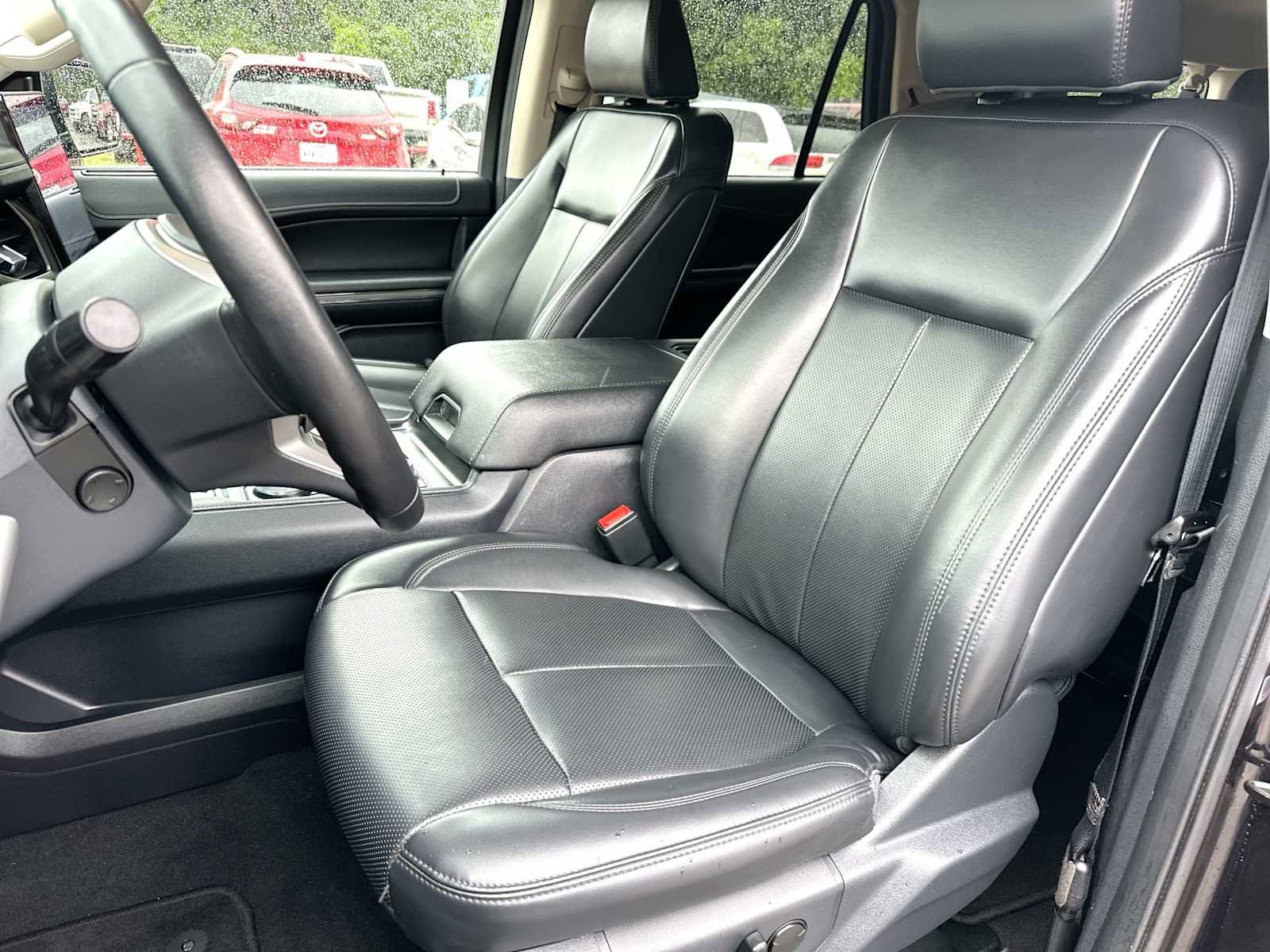 Used 2024 Ford Expedition Max XLT image 17