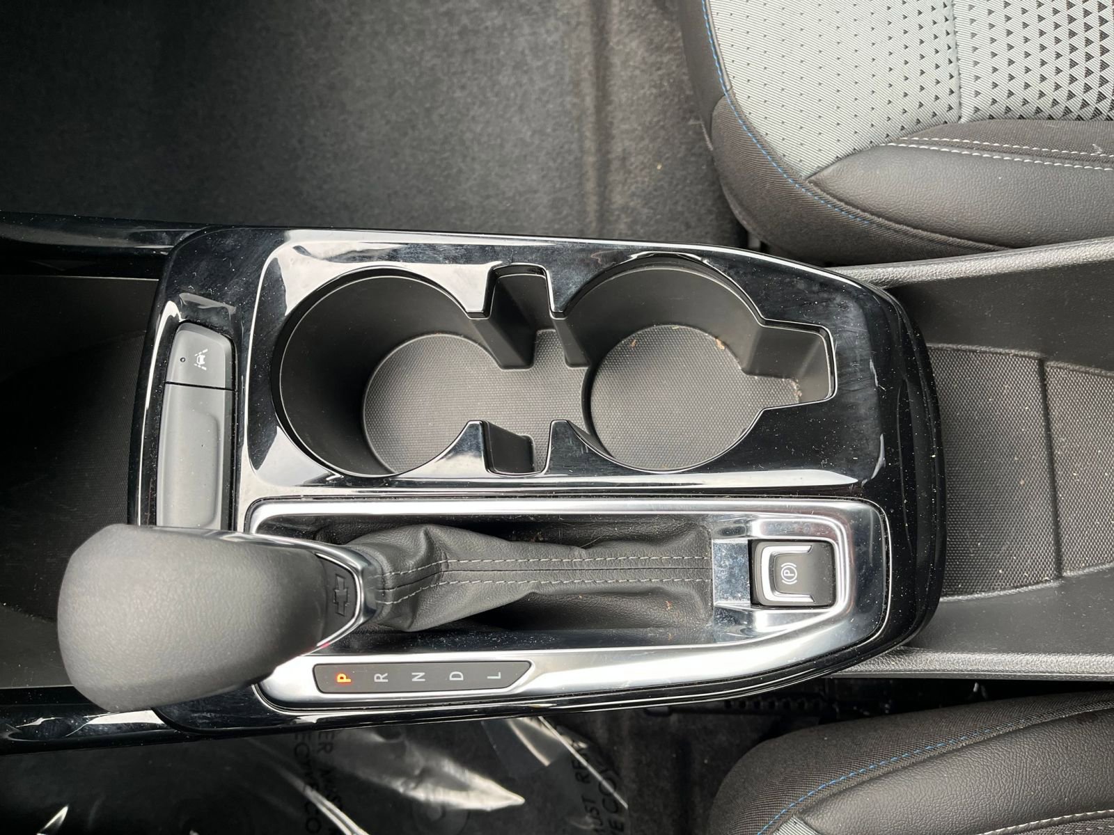 Used 2025 Chevrolet Trax LT w/ LT Convenience Package image 39