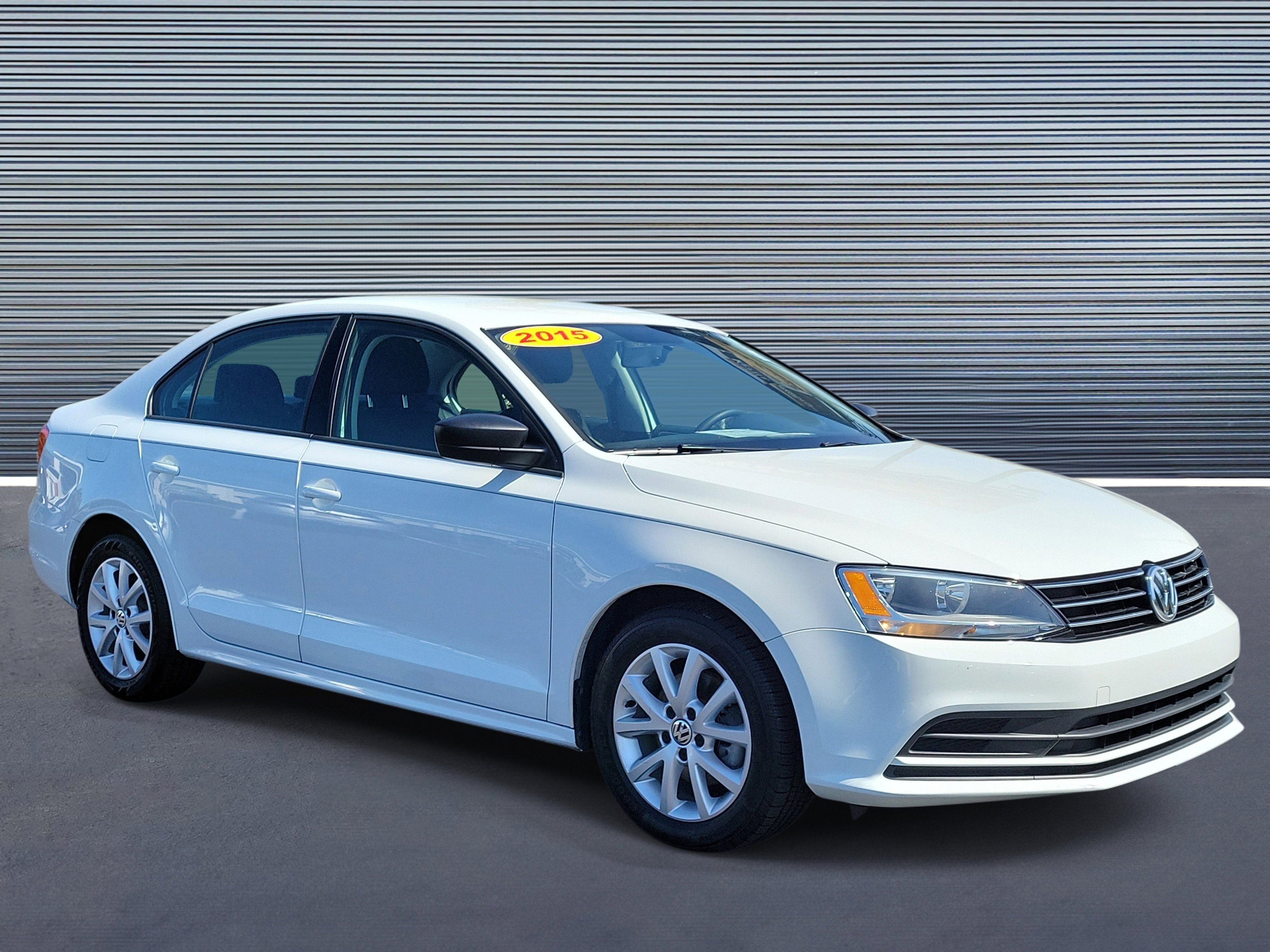 Used 2015 Volkswagen Jetta SE FWD image 2