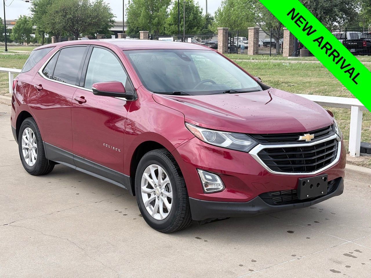 Used 2019 Chevrolet Equinox LT w/ Driver Convenience Package image 1