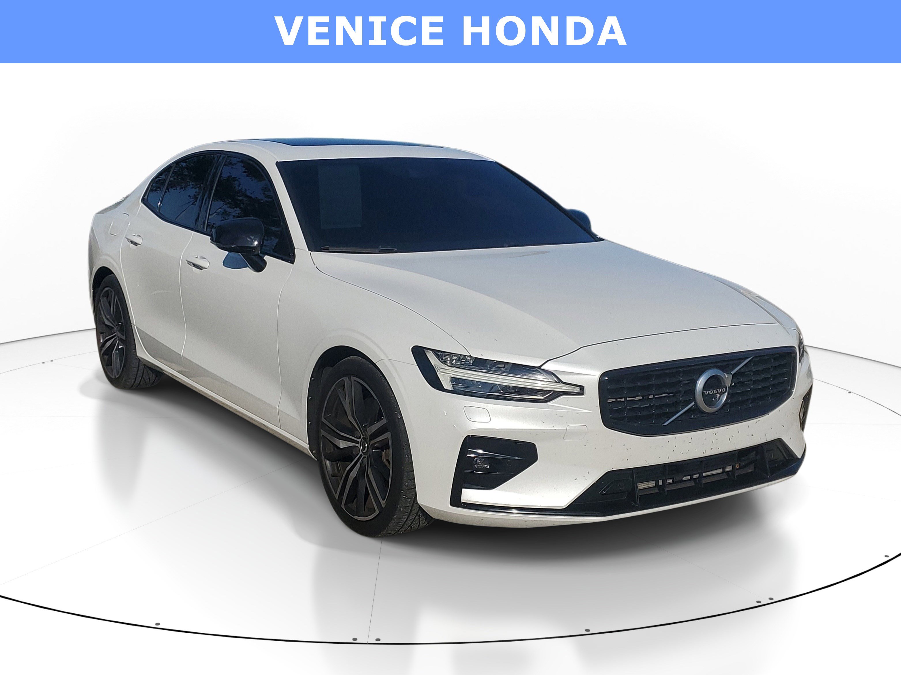 Used 2019 Volvo S60 T6 R-Design AWD/4WD image 1