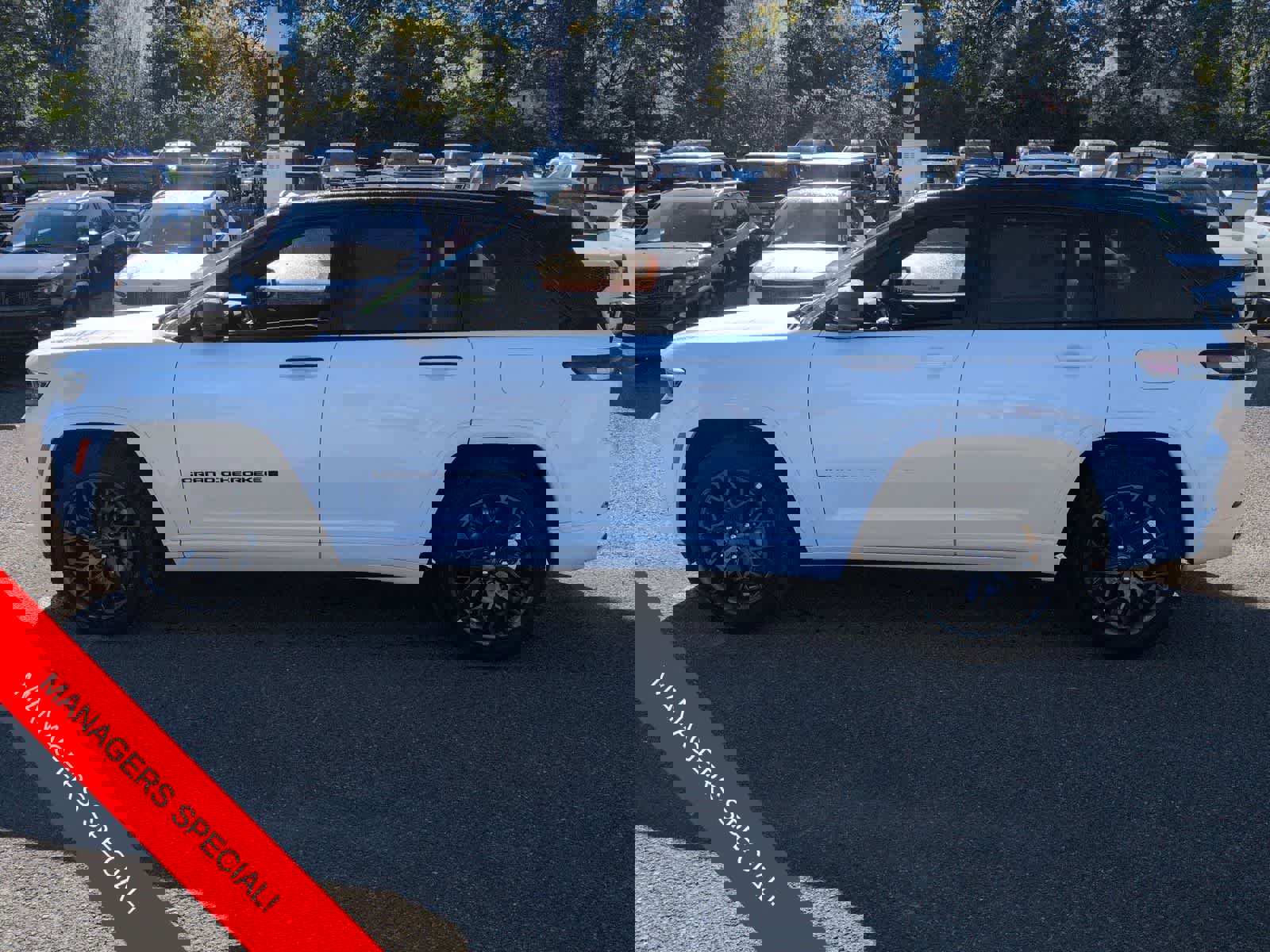 New 2025 Jeep Grand Cherokee Summit w/ Obsidian Package image 5