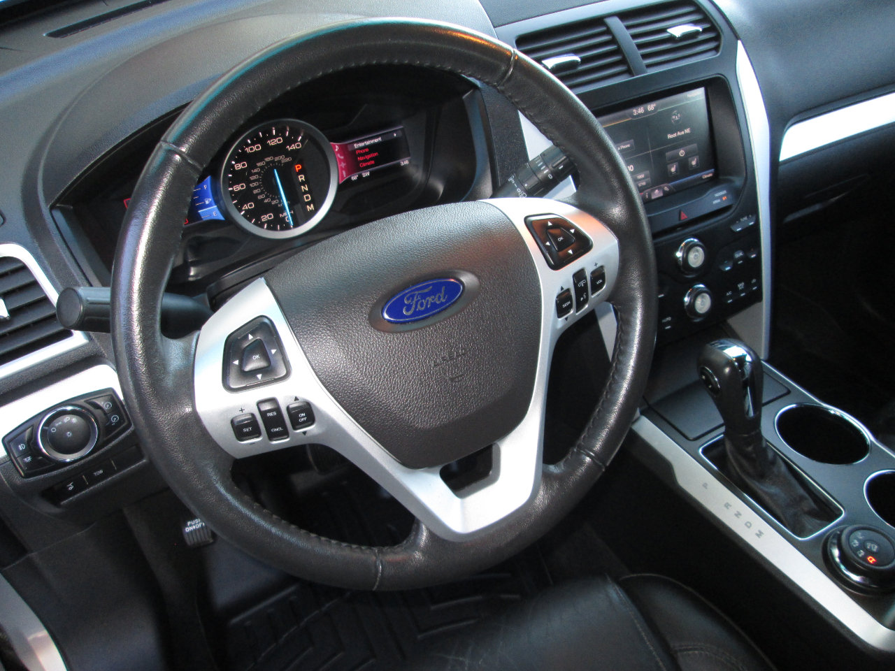 Used 2013 Ford Explorer XLT image 19